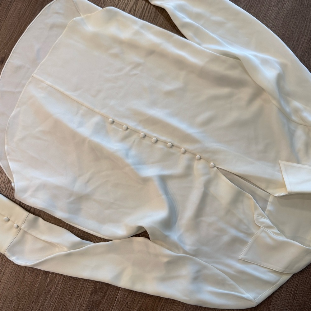 Elegant THEORY Cream Button-Down Blouse